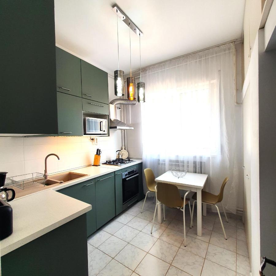 City Center Apartment Bucharest Exterior photo