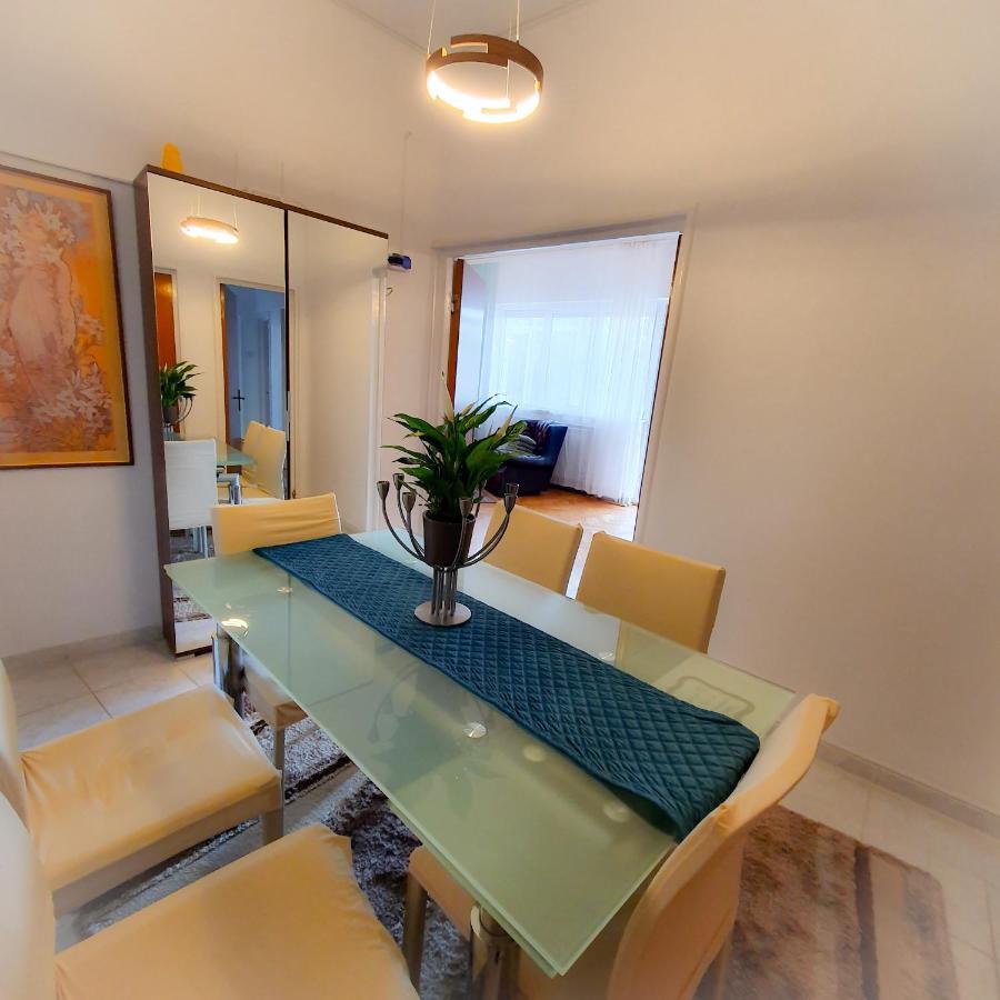City Center Apartment Bucharest Exterior photo